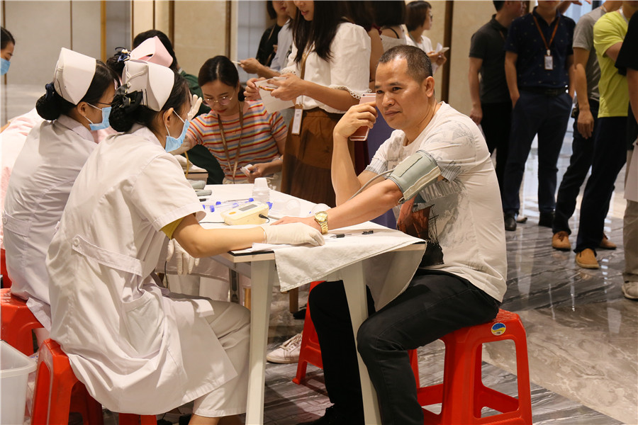 金牌企業(yè)員工健康體檢活動,為員工健康護(hù)航!(圖8) 金牌企業(yè)員工健康體檢活動,為員工健康護(hù)航!(圖8)