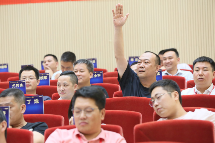 致勝未來(lái),2019必須打贏的仗 記2019年金牌商學(xué)院(圖13) 致勝未來(lái),2019必須打贏的仗 記2019年金牌商學(xué)院(圖13)